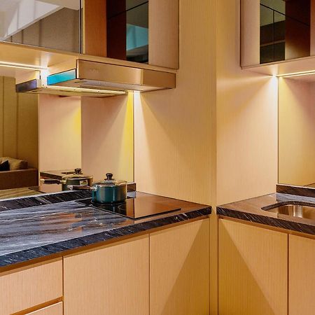 M World Hotel Formerly Known As Avante Hotel Petaling Jaya Exterior photo A kitchen with a granite countertop